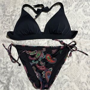 Victoria’s Secret bikini